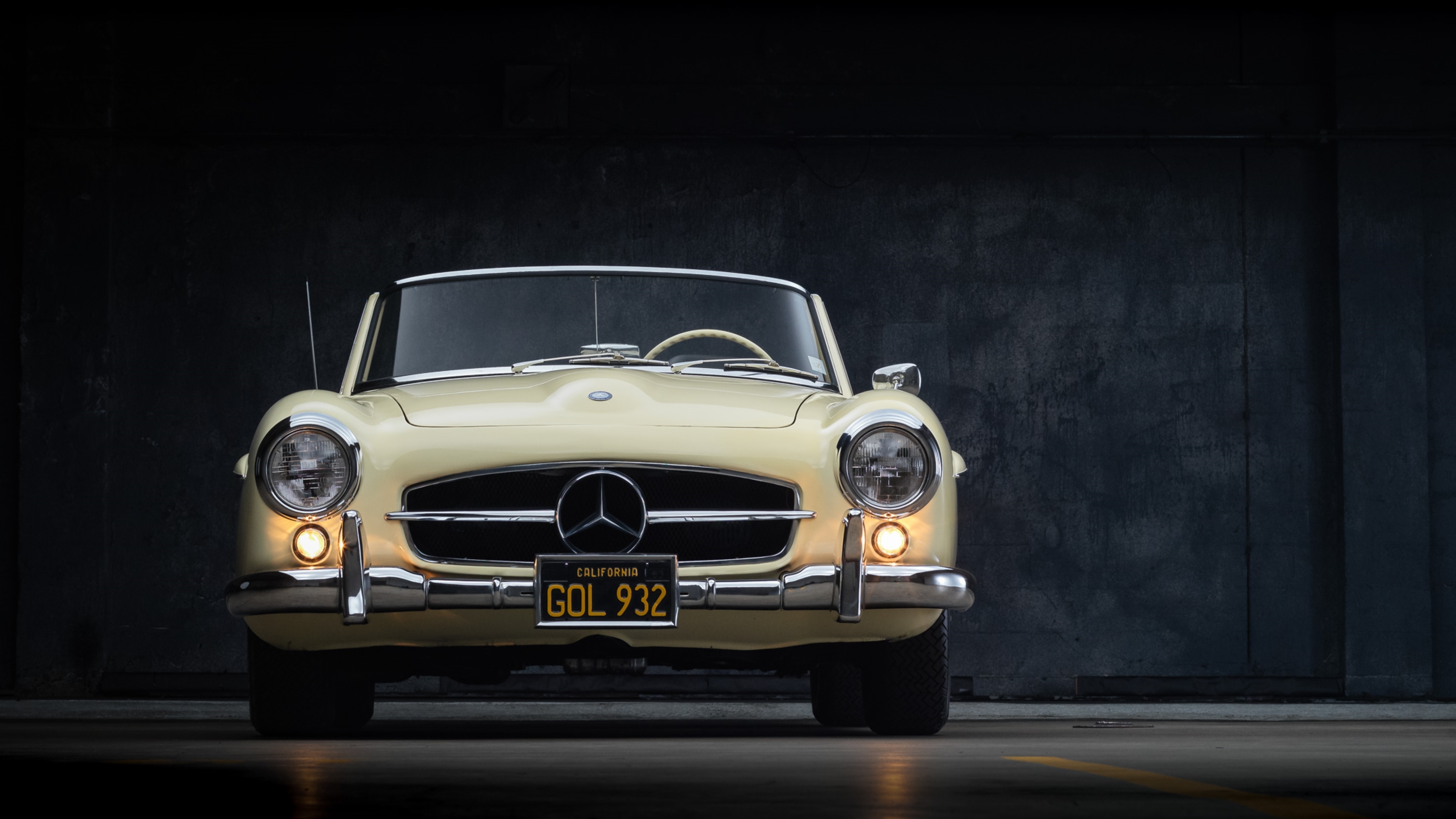 Mercedes-Benz 190 SL roadster, front view